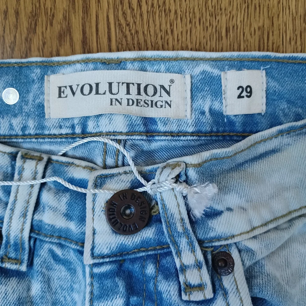Evolution Distressed Jeans, NWOT
